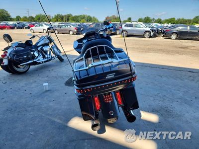 Czwarte zdjęcie samochodu z boku: 2016 HARLEY-DAVIDSON FLTRUSE CVO ROAD GLIDE VIN:1HD1TAN15GB954923 - miniatura