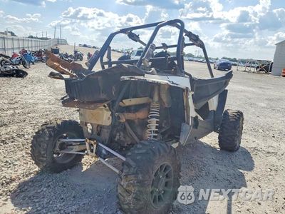 Czwarte zdjęcie samochodu z boku: 2015 POLARIS RZR UTILITY VEHICLE VIN:3NSVDE990FF369930 - miniatura