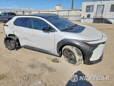 Czwarte zdjęcie samochodu z boku: 2024 TOYOTA BZ4X XLE VIN:JTMABACA7RA089596 - miniatura