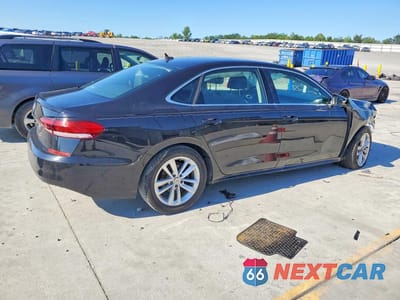 Trzecie zdjęcie samochodu z tyłu: 2020 VOLKSWAGEN PASSAT SE VIN:1VWSA7A37LC016428 - miniatura