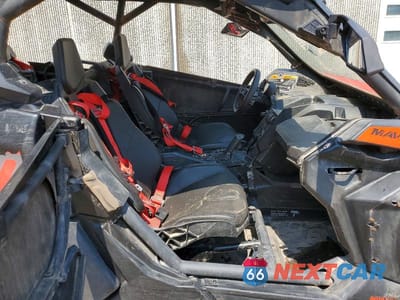 Piąte zdjęcie samochodu w środku: 2021 CAN-AM MAVERICK X3 MAX DS TURBO R VIN:3JBVMAW44MK001079 - miniatura