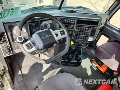 Zdjęcie 8 z 13 samochodu: 2019 MACK ANTHEM SEMI TRUCK VIN:1M1AN3GY2KM009393 - miniatura