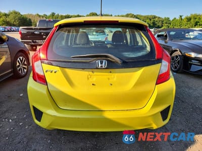 Zdjęcie 6 z 12 samochodu: 2015 HONDA FIT LX VIN:3HGGK5H51FM717598 - miniatura
