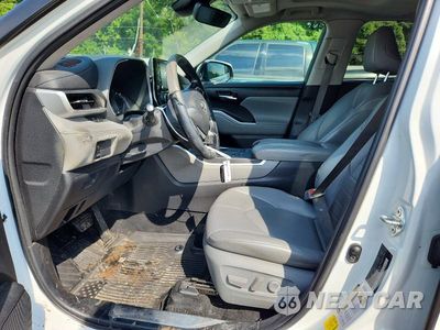 Zdjęcie 7 z 14 samochodu: 2022 TOYOTA HIGHLANDER XLE VIN:5TDGZRBH2NS560599 - miniatura