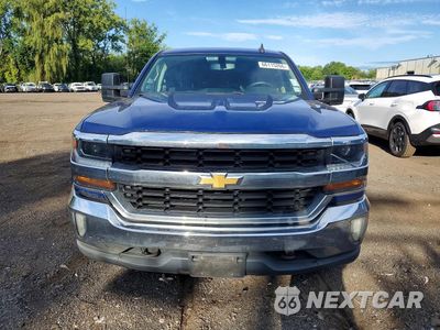 Piąte zdjęcie samochodu w środku: 2017 CHEVROLET SILVERADO K1500 LT VIN:1GCVKREC2HZ235420 - miniatura