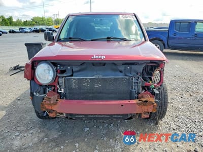 Piąte zdjęcie samochodu w środku: 2014 JEEP PATRIOT LATITUDE VIN:1C4NJPFAXED696992 - miniatura