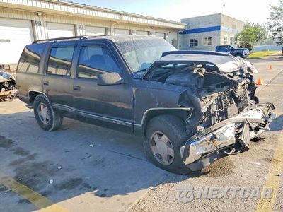 Czwarte zdjęcie samochodu z boku: 1996 CHEVROLET TAHOE K1500 VIN:1GNEK13R5TJ347152 - miniatura