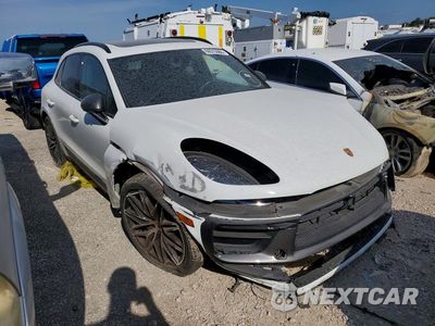 Czwarte zdjęcie samochodu z boku: 2024 PORSCHE MACAN BASE VIN:WP1AA2A50RLB04473 - miniatura