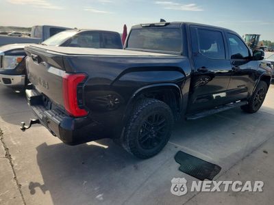 Trzecie zdjęcie samochodu z tyłu: 2022 TOYOTA TUNDRA SR5 VIN:5TFLA5DBXNX032343 - miniatura