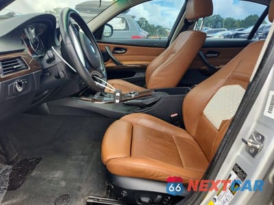 Zdjęcie 7 z 12 samochodu: 2009 BMW 335 XI VIN:WBAPL33599A406328 - miniatura