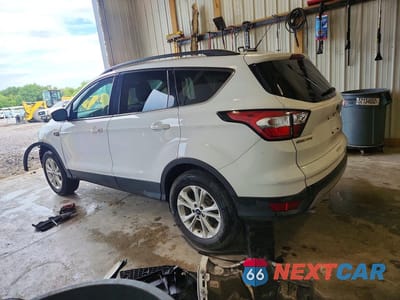 Drugie zdjęcie samochodu z przodu: 2018 FORD ESCAPE SE VIN:1FMCU0GD4JUA58709 - miniatura