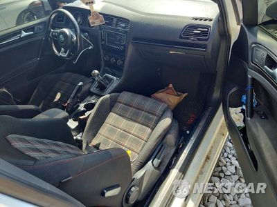Zdjęcie 8 z 12 samochodu: 2016 VOLKSWAGEN GTI S/SE VIN:3VWYT7AU4GM009440 - miniatura