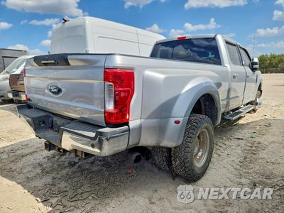 Trzecie zdjęcie samochodu z tyłu: 2019 FORD F350 SUPER DUTY VIN:1FT8W3DT2KEC22939 - miniatura