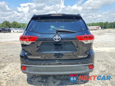 Zdjęcie 6 z 13 samochodu: 2018 TOYOTA HIGHLANDER XLE VIN:5TDJZRFH7JS531609 - miniatura