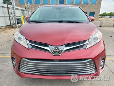 Piąte zdjęcie samochodu w środku: 2018 TOYOTA SIENNA XLE 8-PASSENGER VIN:5TDYZ3DC8JS917314 - miniatura