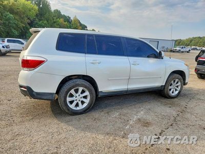 Trzecie zdjęcie samochodu z tyłu: 2011 TOYOTA HIGHLANDER BASE VIN:5TDZA3EH4BS011488 - miniatura