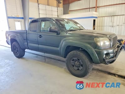 Czwarte zdjęcie samochodu z boku: 2010 TOYOTA TACOMA V6 VIN:5TEUU4EN9AZ675316 - miniatura