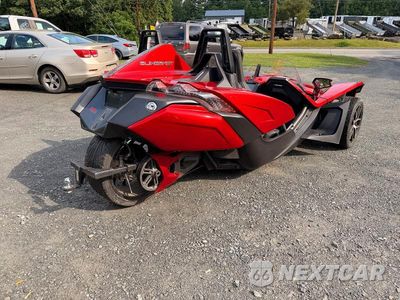 Czwarte zdjęcie samochodu z boku: 2018 POLARIS SLINGSHOT SL VIN:57XAAPFA1J8128364 - miniatura
