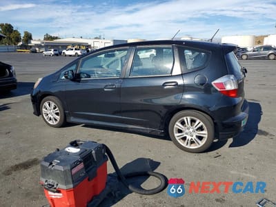 Drugie zdjęcie samochodu z przodu: 2010 HONDA FIT SPORT VIN:JHMGE8H47AC031668 - miniatura