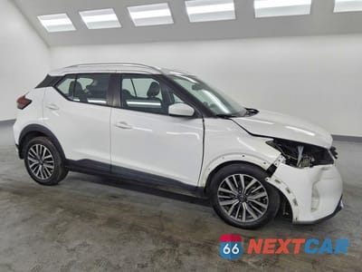 Czwarte zdjęcie samochodu z boku: 2022 NISSAN KICKS SV VIN:3N1CP5CV4NL505775 - miniatura