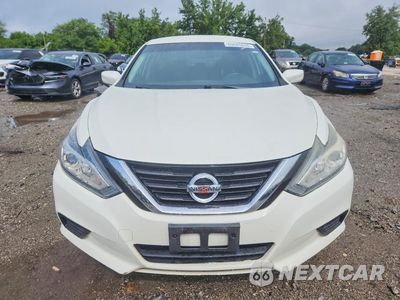 Piąte zdjęcie samochodu w środku: 2017 NISSAN ALTIMA 2.5 S VIN:1N4AL3APXHC498281 - miniatura