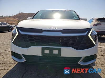 Piąte zdjęcie samochodu w środku: 2023 KIA SPORTAGE LX VIN:KNDPUCAG4P7116285 - miniatura