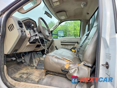 Zdjęcie 7 z 12 samochodu: 2010 FORD F350 SUPER - DELIVERY TRUCK VIN:1FDWF3HR0AEB26663 - miniatura