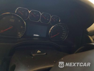 Zdjęcie 9 z 14 samochodu: 2016 CHEVROLET SUBURBAN C1500 LT VIN:1GNSCHKC5GR412384 - miniatura
