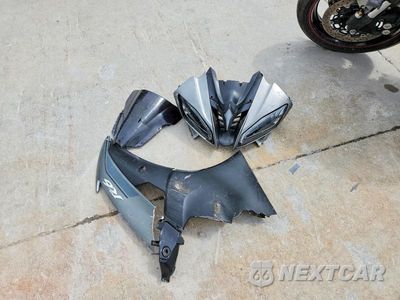 Zdjęcie 9 z 10 samochodu: 2014 YAMAHA YZFR6 VIN:JYARJ16E9EA031841 - miniatura