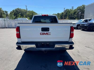 Piąte zdjęcie samochodu w środku: 2017 GMC SIERRA K1500 SLE VIN:3GTU2MEC5HG306947 - miniatura