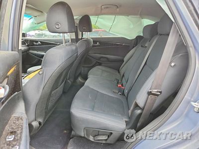 Zdjęcie 11 z 13 samochodu: 2020 KIA SORENTO LX VIN:5XYPGDA39LG642175 - miniatura
