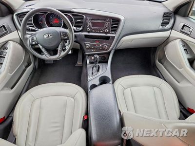 Zdjęcie 8 z 12 samochodu: 2011 KIA OPTIMA LX VIN:KNAGM4A76B5141907 - miniatura