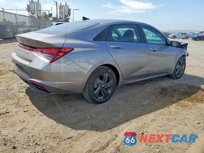 Trzecie zdjęcie samochodu z tyłu: 2022 HYUNDAI ELANTRA SEL VIN:KMHLM4AG8NU287328 - miniatura
