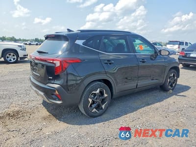 Trzecie zdjęcie samochodu z tyłu: 2025 KIA SELTOS EX VIN:KNDERCAA6S7813194 - miniatura