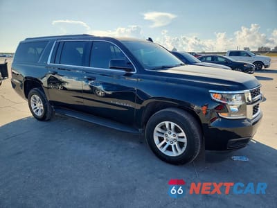 Czwarte zdjęcie samochodu z boku: 2019 CHEVROLET SUBURBAN K1500 LT VIN:1GNSKHKC5KR122738 - miniatura
