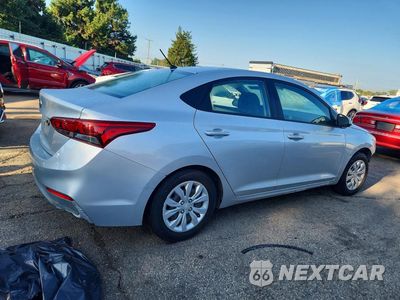 Trzecie zdjęcie samochodu z tyłu: 2021 HYUNDAI ACCENT SE VIN:3KPC24A68ME142885 - miniatura