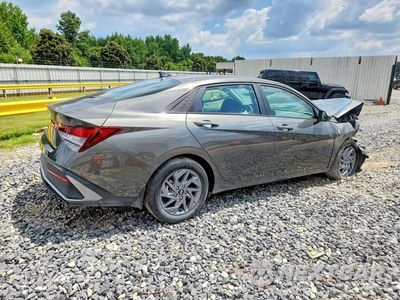 Trzecie zdjęcie samochodu z tyłu: 2024 HYUNDAI ELANTRA SEL VIN:KMHLM4DG0RU759040 - miniatura