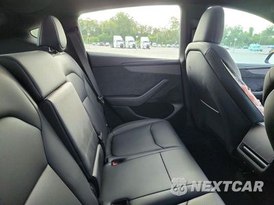 Zdjęcie 10 z 12 samochodu: 2026 TESLA MODEL Y VIN:7SAYGDEE3TA671534 - miniatura