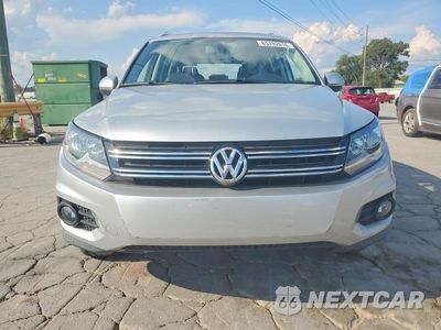 Piąte zdjęcie samochodu w środku: 2014 VOLKSWAGEN TIGUAN S VIN:WVGAV3AX1EW552173 - miniatura