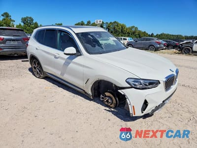 Czwarte zdjęcie samochodu z boku: 2022 BMW X3 SDRIVE30I VIN:5UX43DP00N9L75555 - miniatura