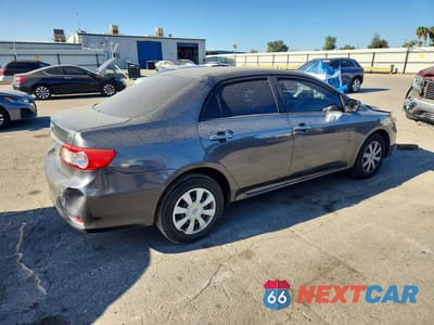 Trzecie zdjęcie samochodu z tyłu: 2011 TOYOTA COROLLA LE VIN:JTDBU4EE0B9139908 - miniatura