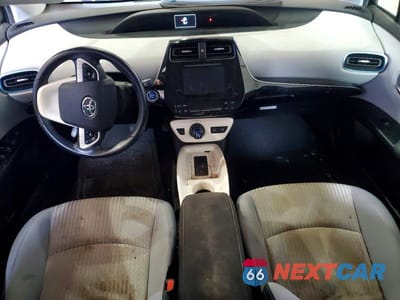 Zdjęcie 8 z 12 samochodu: 2018 TOYOTA PRIUS THREE VIN:JTDKARFU2J3066764 - miniatura