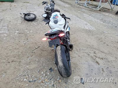 Czwarte zdjęcie samochodu z boku: 2023 BMW S 1000 RR VIN:WB10E6305P6G64379 - miniatura