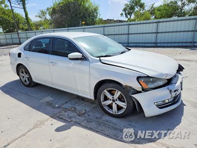 Czwarte zdjęcie samochodu z boku: 2015 VOLKSWAGEN PASSAT S VIN:1VWAS7A37FC080840 - miniatura