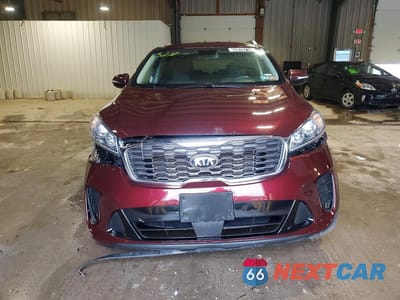 Piąte zdjęcie samochodu w środku: 2020 KIA SORENTO LX VIN:5XYPG4A34LG625218 - miniatura