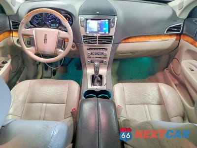 Zdjęcie 8 z 13 samochodu: 2012 LINCOLN MKT VIN:2LMHJ5AT4CBL50207 - miniatura