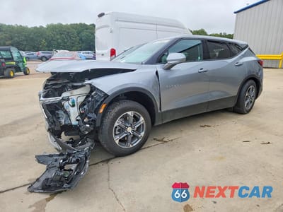 2025 CHEVROLET BLAZER 2LT 3GNKBHR47SS206541 - główne zdjęcie licytacji z USA - miniatura