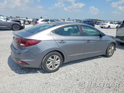 Trzecie zdjęcie samochodu z tyłu: 2019 HYUNDAI ELANTRA VALUE EDITION VIN:5NPD84LF4KH455182 - miniatura