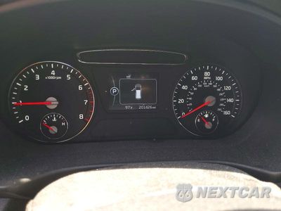 Zdjęcie 9 z 13 samochodu: 2016 KIA SORENTO LX VIN:5XYPG4A34GG122083 - miniatura