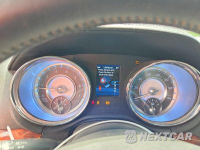 Zdjęcie 9 z 12 samochodu: 2012 CHRYSLER 300 LIMITED VIN:2C3CCACG0CH200853 - miniatura